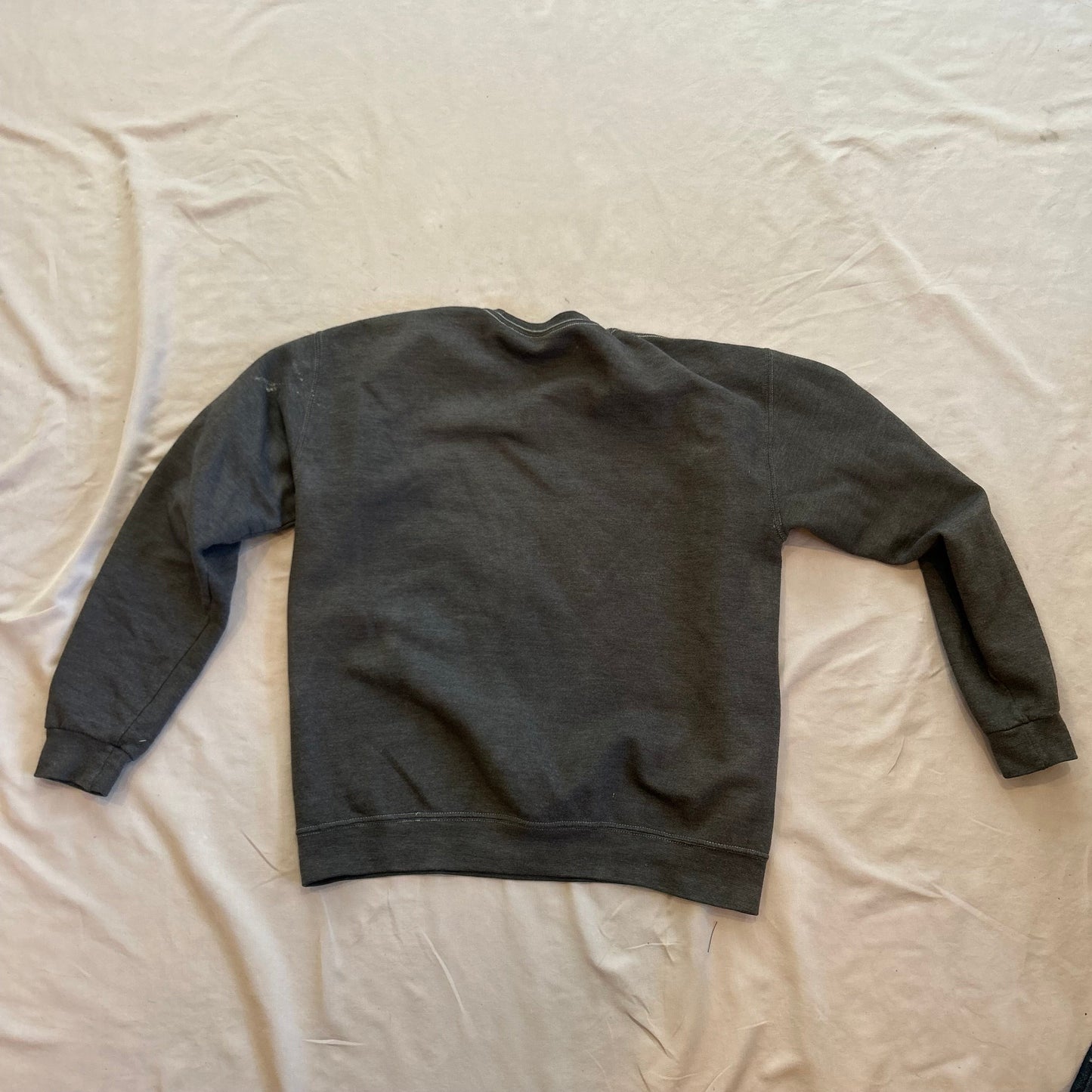 GREY CREWNECK